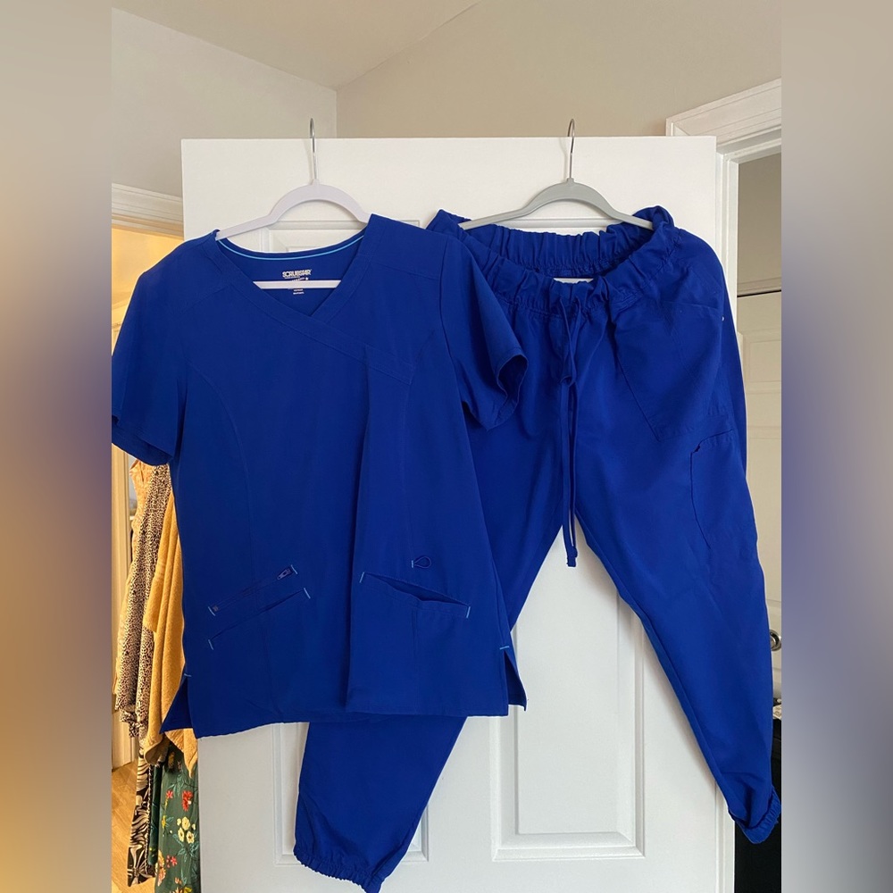 Women’s scrubstar scrub set